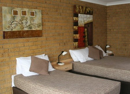Airport Admiralty Motel - Accommodation Georgetown 1