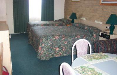 A Settlers Motor Inn - Accommodation Georgetown 1