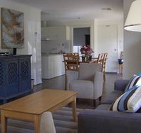 Saltaire Yellow - Accommodation Georgetown