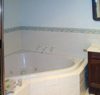 McLaren Ridge 1 - McLaren Ridge Log Cabins - Accommodation Georgetown