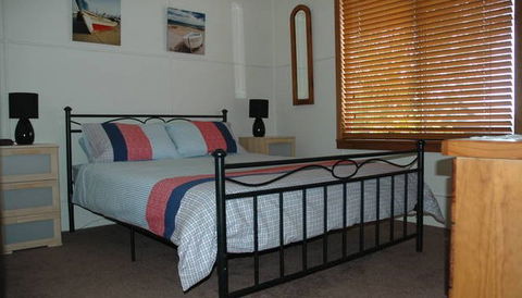 A Lake House At Burrill Lake - Accommodation Georgetown 3