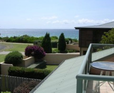 A Bay Beachcomber And Jervis Bays SeaChange - Accommodation Georgetown 2