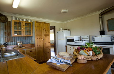 Yaraandoo Lakeside Retreat - Accommodation Georgetown 5