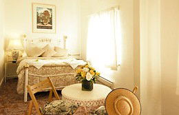 Clarendon Guesthouse - Accommodation Georgetown 2