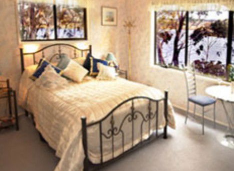 Blue Mountains Lakeside Bed And Breakfast - Accommodation Georgetown 1