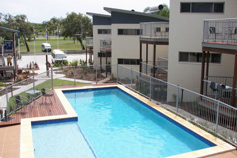 Emu's Beach Resort - Accommodation Georgetown 0