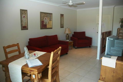 Alexander Lakeside Bed And Breakfast - Accommodation Georgetown 4