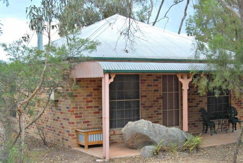 Honeysuckle Cottages And The Rocks Restaurant - Accommodation Georgetown 3