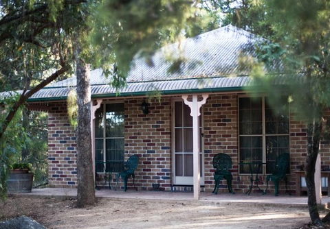 Honeysuckle Cottages And The Rocks Restaurant - Accommodation Georgetown 4