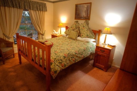 Honeysuckle Cottages And The Rocks Restaurant - Accommodation Georgetown 5