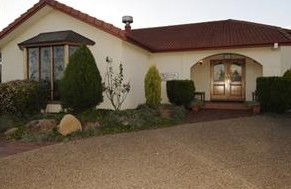 McNevins Warwick Motel And Gunyah Restaurant - Accommodation Georgetown 2