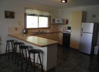 Ty-ar-y-bryn - Holiday Home - Accommodation Georgetown 3