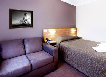 Riviera On Ruthven Motel - Accommodation Georgetown 2