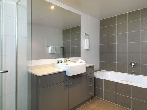 Meriton Serviced Apartments - Broadbeach - Accommodation Georgetown 0