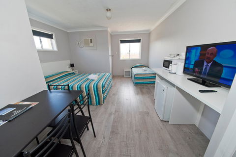 Burleigh Gold Coast Motel - Accommodation Georgetown 1