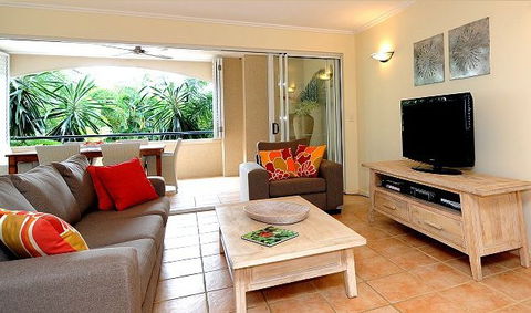 Cayman Villas Port Douglas - Accommodation Georgetown 1