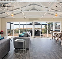 Coral Sands Luxury Beach House - Accommodation Georgetown