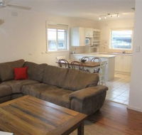 Rosebud Beach House on Kennington - Accommodation Georgetown