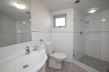 Napoleon On Kent - Accommodation Georgetown 2