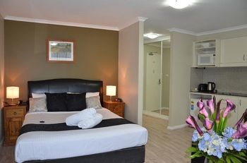 Napoleon On Kent - Accommodation Georgetown 11