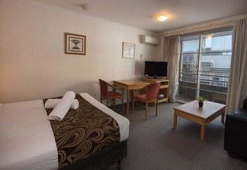 Napoleon On Kent - Accommodation Georgetown 13