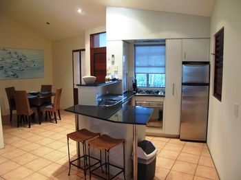 L'Auberge Noosa - Accommodation Georgetown 11