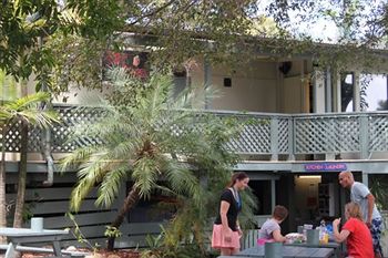 Nomads Noosa Backpackers Hostel - Accommodation Georgetown 2