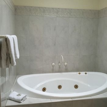 Eltham Gateway Hotel - Accommodation Georgetown 16