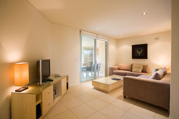 Maison Noosa Beachfront Resort - Accommodation Georgetown 8