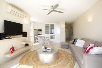 Maison Noosa Beachfront Resort - Accommodation Georgetown 23