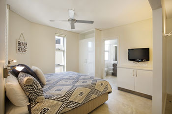 Maison Noosa Beachfront Resort - Accommodation Georgetown 25