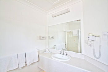 Branxton House Motel, Hunter Valley - Accommodation Georgetown 7