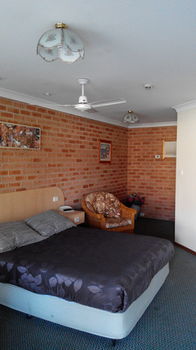 Branxton House Motel, Hunter Valley - Accommodation Georgetown 9