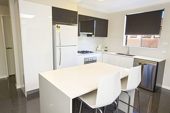Astina Serviced Apartments - Parkside - Accommodation Georgetown 5