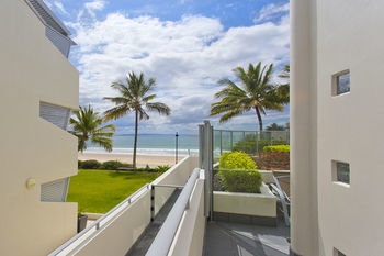 On The Beach Noosa - Accommodation Georgetown 45
