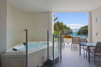 On The Beach Noosa - Accommodation Georgetown 57