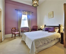 Racecourse Inn - The - Accommodation Georgetown 1