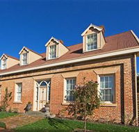 Racecourse Inn - The - Accommodation Georgetown