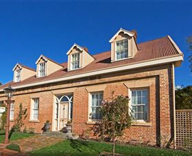 Racecourse Inn - The - Accommodation Georgetown 0