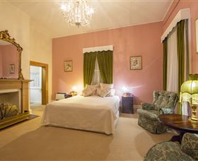 Racecourse Inn - The - Accommodation Georgetown 3