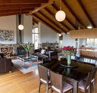 Holmesglen at Eildon - The Homestead - Accommodation Georgetown
