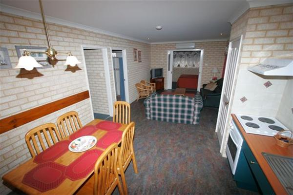 Busselton Villas and Caravan Park - Accommodation Georgetown