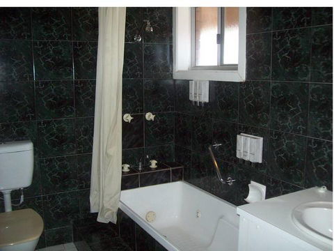 Cobar Motor Inn - Accommodation Georgetown 2