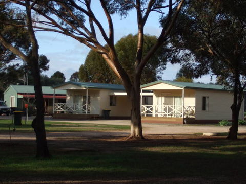 Laura Community Caravan Park - Accommodation Georgetown 0