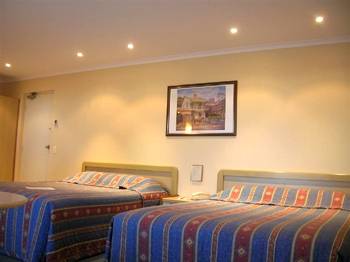 Reef Motor Inn - Accommodation Georgetown 1