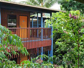 Airlie Beach Magnums Backpackers - Accommodation Georgetown 0