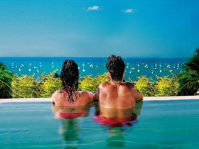 At Waters Edge Resort - Accommodation Georgetown 0