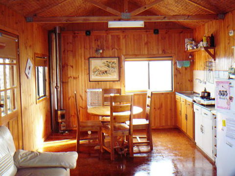 Quandong, Harbor Point Cabins, Venus Bay - Accommodation Georgetown 11