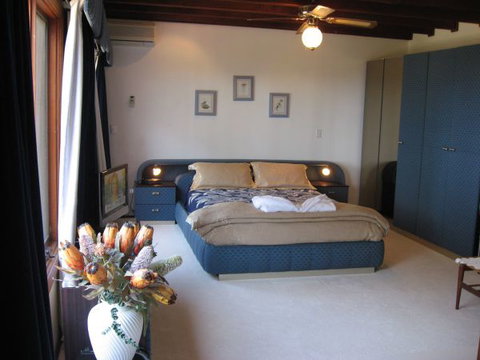 Chalet Swisse Spa Retreat - Accommodation Georgetown 3