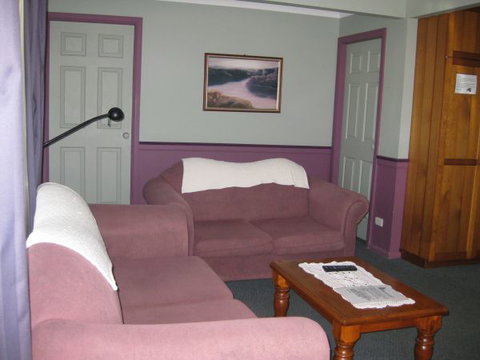 Grantham House  Pet Friendly Holiday Home - Accommodation Georgetown 5